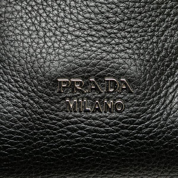Pre-owned Prada Vitello Daino Grommet Chain Handbag Black