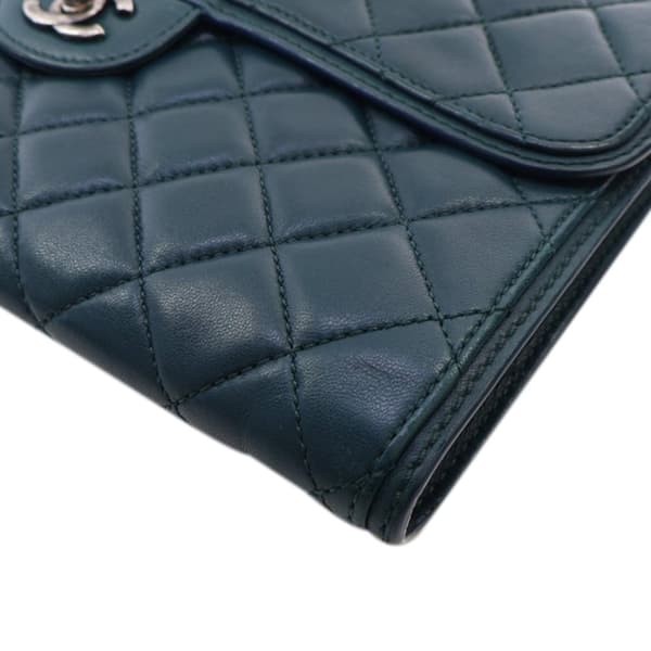 Pre-owned Chanel Medium Quilted Lambskin Citizen Flap Green