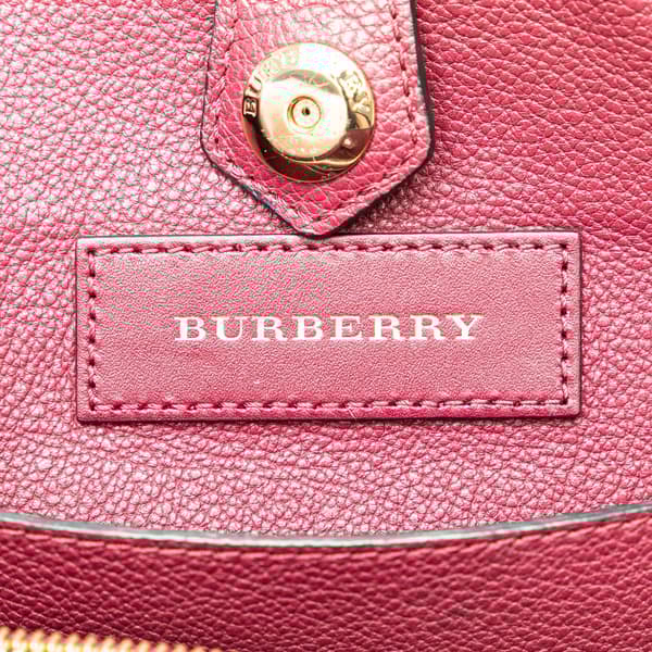 Pre-owned Burberry Grainy Calfskin Milton Satchel Red