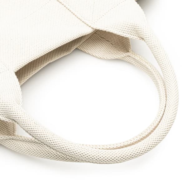 Pre-owned Gucci Canvas Embossed Logo Tote White