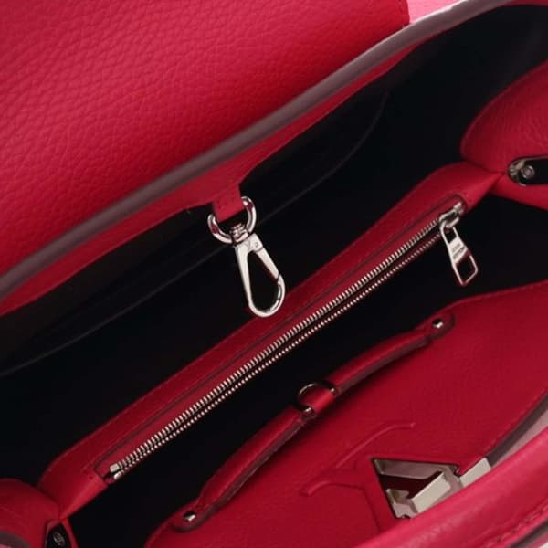 Pre-owned Louis Vuitton Taurillon Capucines MM Red