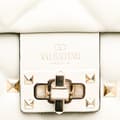 Miniatyrbillede 8 af 10: Pre-owned Valentino Medium Nappa Candystud Top Handle Satchel White