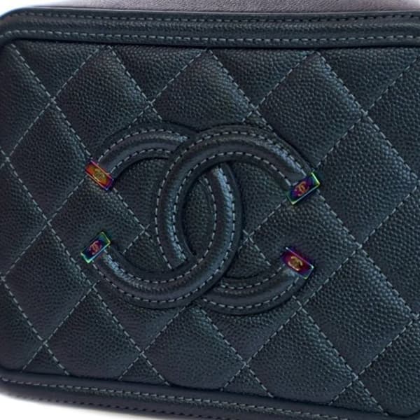 Pre-owned Chanel Small Quilted Iridescent Caviar Filigree Vanity Case Blue