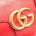 Miniatyrbillede 9 af 10: Pre-owned Gucci Medium GG Marmont Grained Leather Top Handle Satchel Red