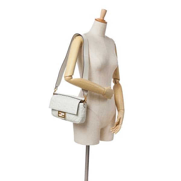 Pre-owned Fendi Zucca Embossed Leather Baguette Satchel White
