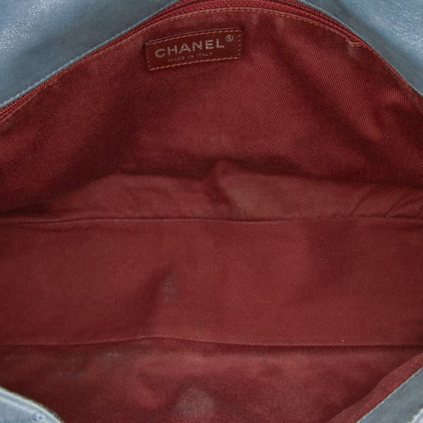 Pre-owned Chanel Jumbo Iridescent Calfskin In The Mix Flap Blue