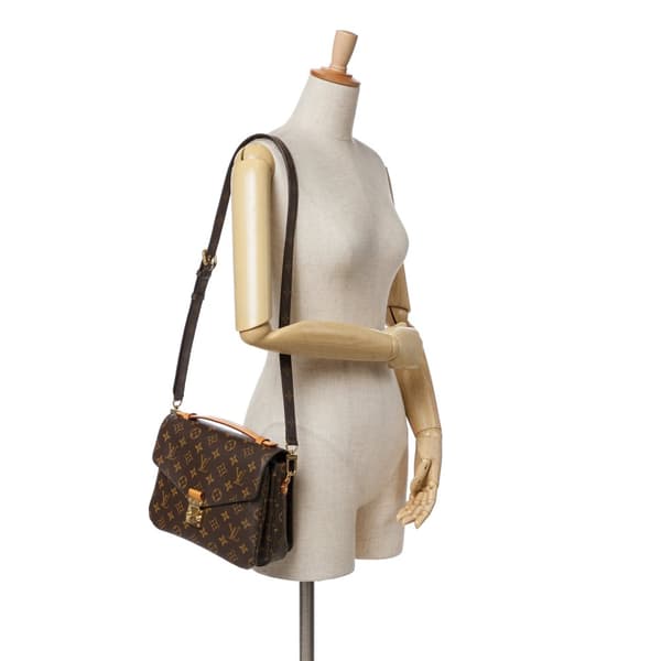Pre-owned Louis Vuitton Monogram Pochette Metis Brown