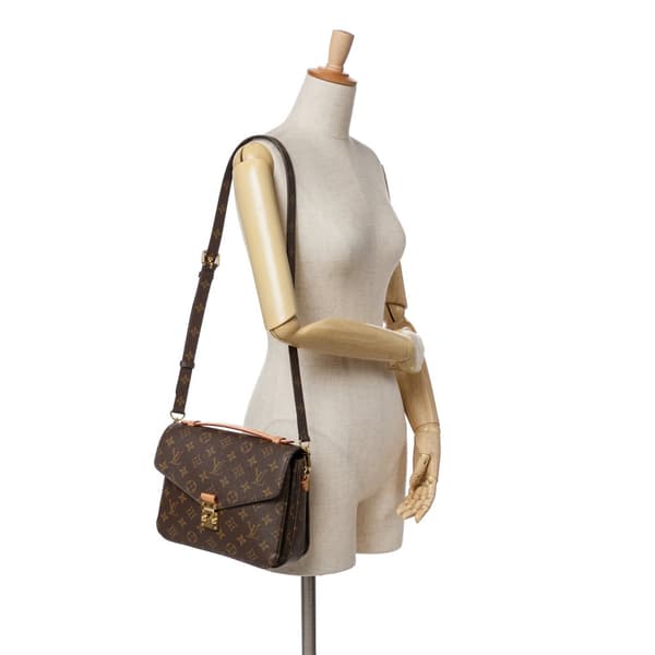 Pre-owned Louis Vuitton Monogram Pochette Metis Brown