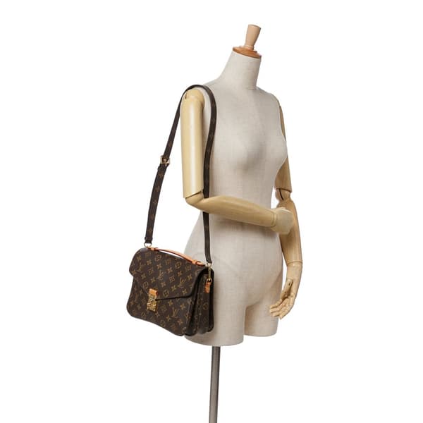 Pre-owned Louis Vuitton Monogram Pochette Metis Brown