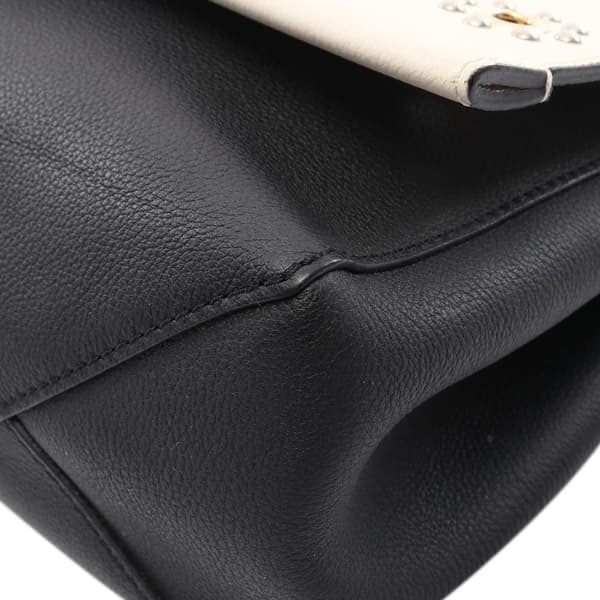 Pre-owned Louis Vuitton Leather Mechanical Flowers LockMe II White