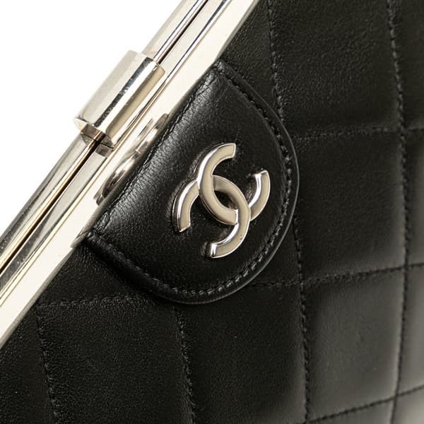 Pre-owned Chanel CC Quilted Lambskin Kiss Lock Frame Top Handle Bag Black