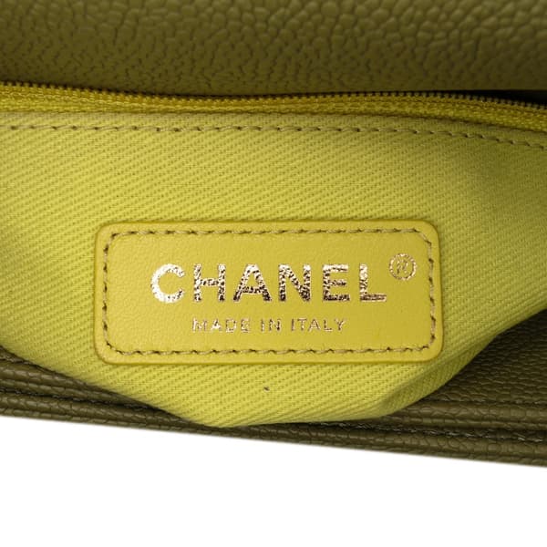 Pre-owned Chanel Medium Quilted Caviar Thread Around Flap Green