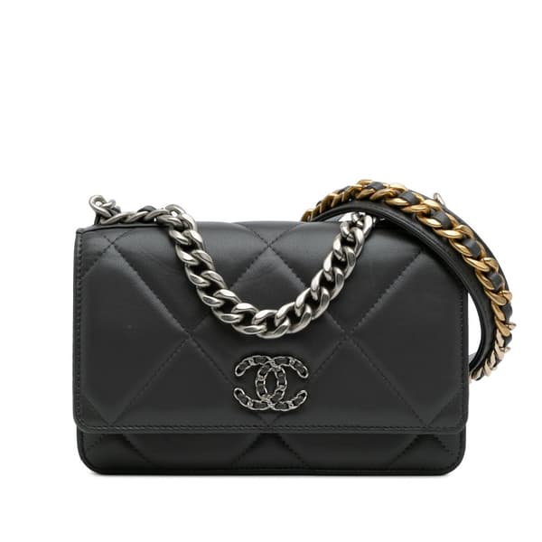 Pre-owned Chanel Quilted Lambskin 19 Wallet on Chain Gray