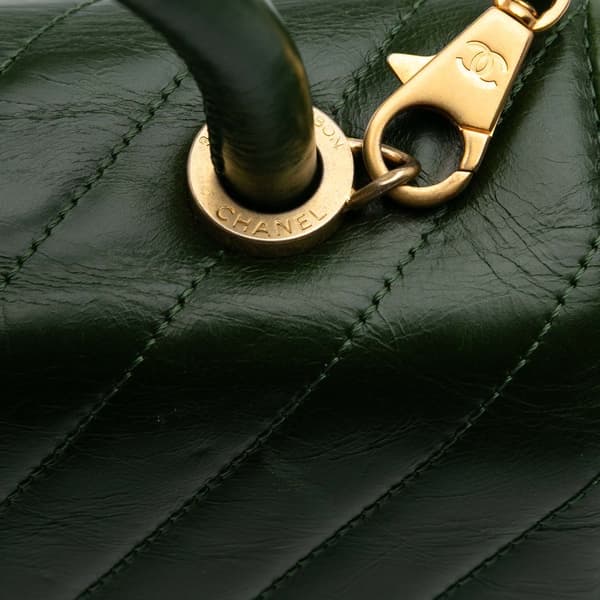 Pre-owned Chanel Medium Chevron Aged Calfskin Coco Top Handle Bag Green