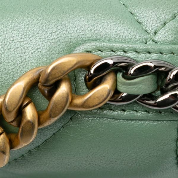 Pre-owned Chanel Quilted Lambskin 19 Wallet on Chain Green