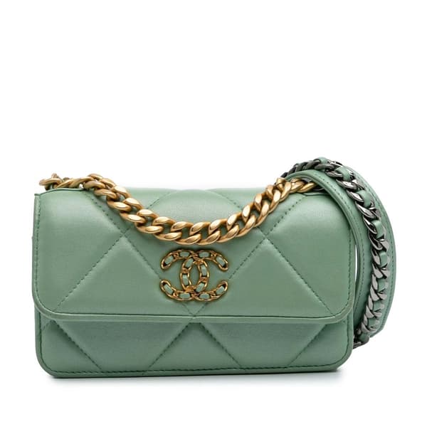 Pre-owned Chanel Quilted Lambskin 19 Wallet on Chain Green