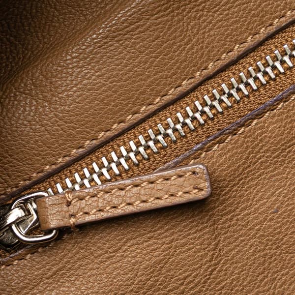 Pre-owned Prada Vitello Daino Handbag Brown