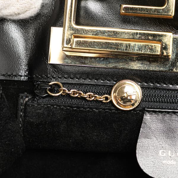 Pre-owned Gucci Suede Handbag Black