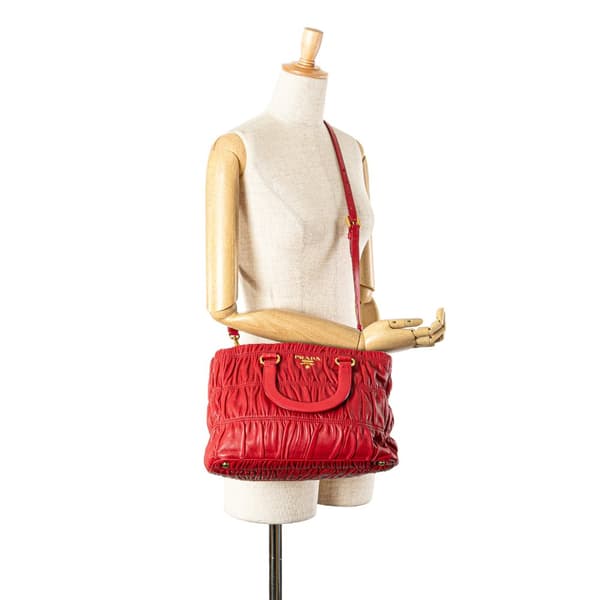 Pre-owned Prada Nappa Gaufre Satchel Red