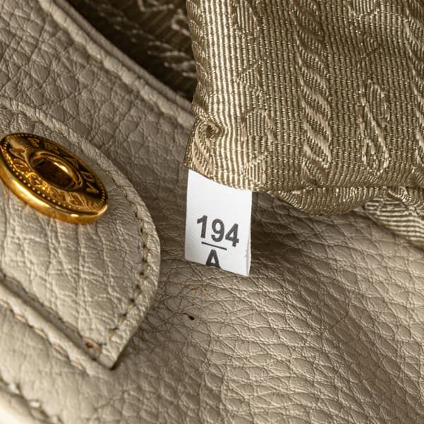 Pre-owned Prada Vitello Daino Front Pocket Tote White
