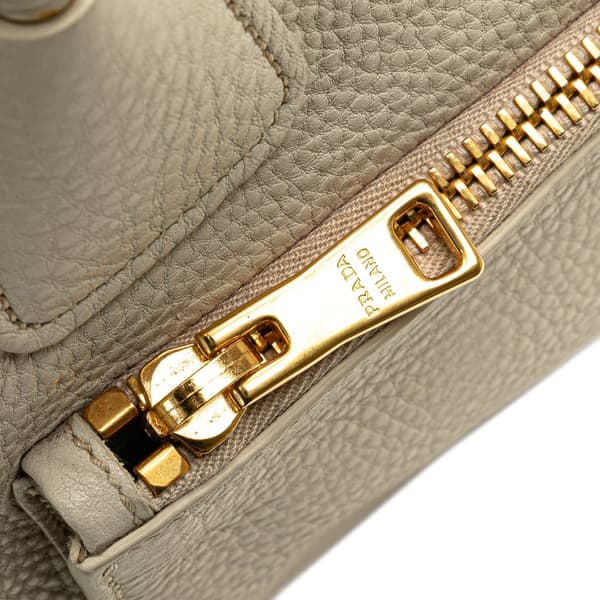 Pre-owned Prada Vitello Daino Front Pocket Tote White