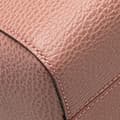 Miniatyrbillede 9 af 10: Pre-owned Gucci Mini Leather Swing Satchel Pink