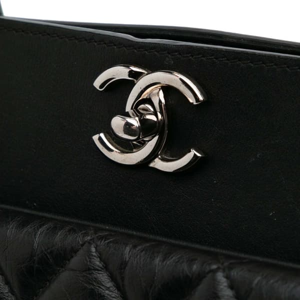 Pre-owned Chanel Quilted Aged Calfskin Be CC Shopper Tote Black