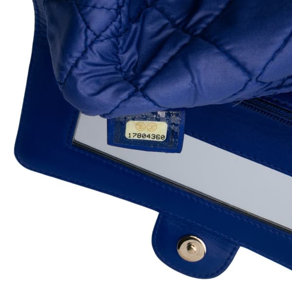Pre-owned Chanel CC Quilted Lambskin Zip Vanity Flap Blue