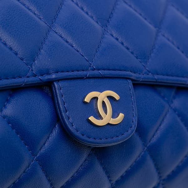Pre-owned Chanel CC Quilted Lambskin Zip Vanity Flap Blue