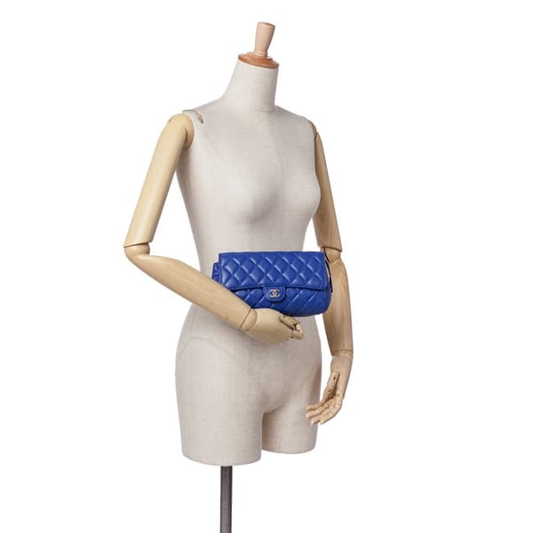 Pre-owned Chanel CC Quilted Lambskin Zip Vanity Flap Blue