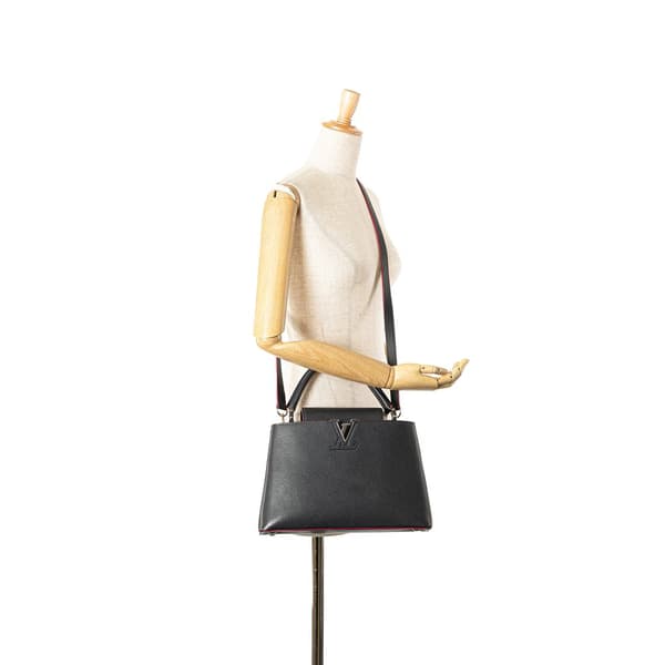Pre-owned Louis Vuitton Taurillon Capucines PM Blue