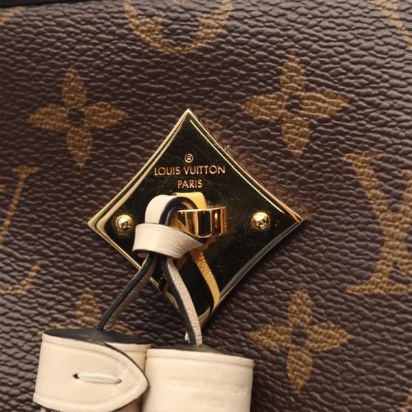 Pre-owned Louis Vuitton Monogram Saintonge Brown