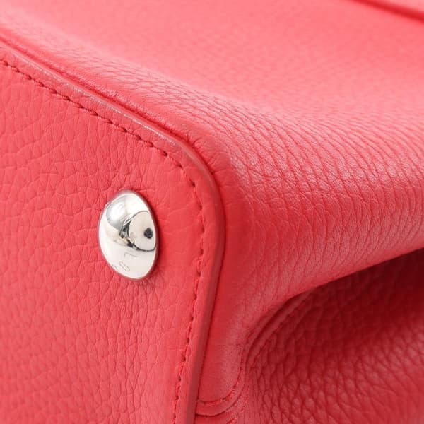 Pre-owned Louis Vuitton Taurillon Capucines BB Red