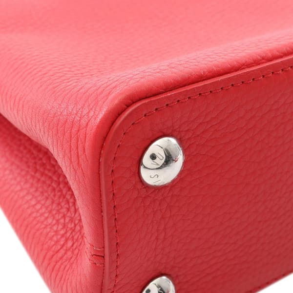 Pre-owned Louis Vuitton Taurillon Capucines BB Red