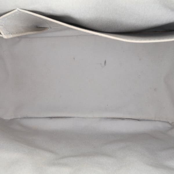Pre-owned Louis Vuitton Monogram Vernis Summit Drive White