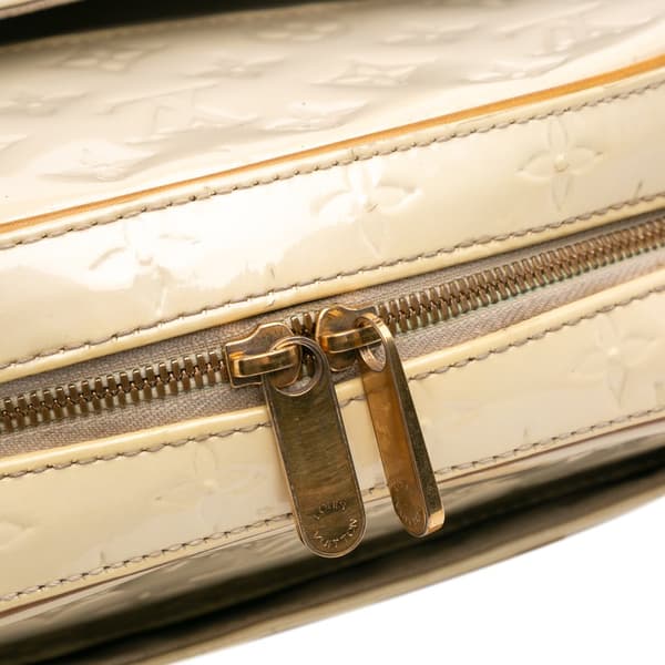 Pre-owned Louis Vuitton Monogram Vernis Summit Drive White