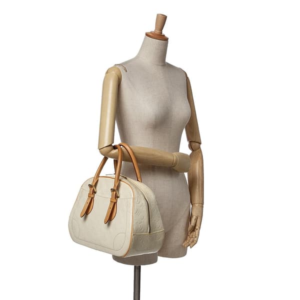 Pre-owned Louis Vuitton Monogram Vernis Summit Drive White
