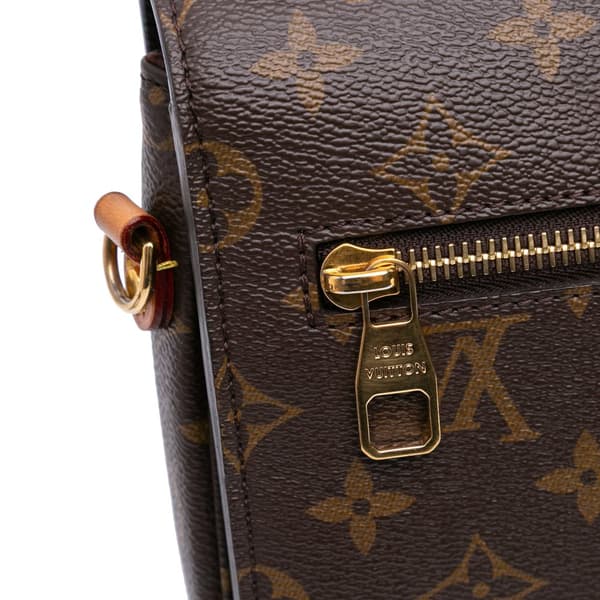 Pre-owned Louis Vuitton Monogram Pochette Metis Brown