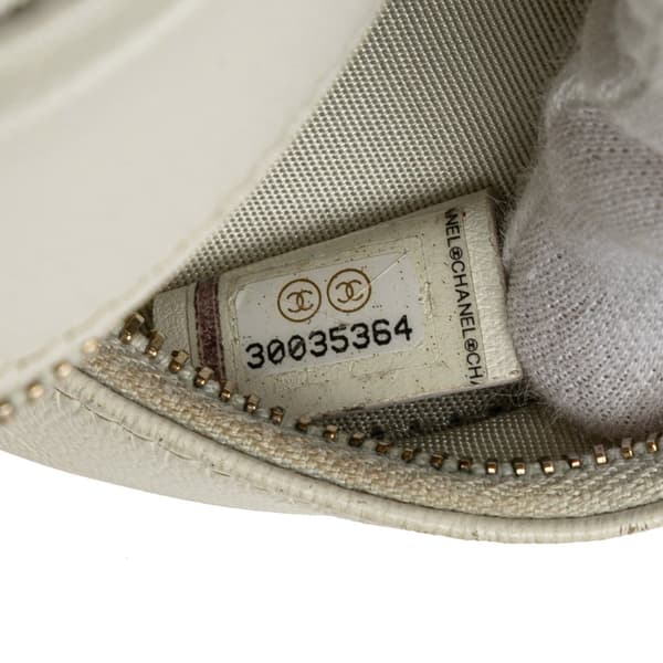 Pre-owned Chanel Lambskin 19 Round Clutch with Chain White