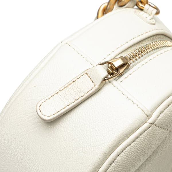 Pre-owned Chanel Lambskin 19 Round Clutch with Chain White