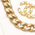 Miniatyrbild 9 av 10: Pre-owned Chanel Lambskin 19 Round Clutch with Chain White
