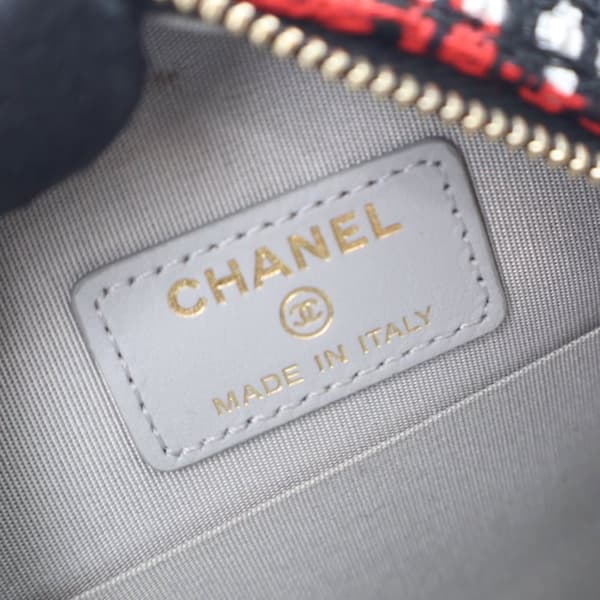 Pre-owned Chanel Tweed 19 Round Clutch with Chain Red