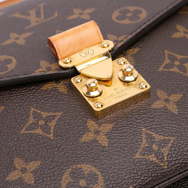 Pre-owned Louis Vuitton Monogram Pochette Metis Brown