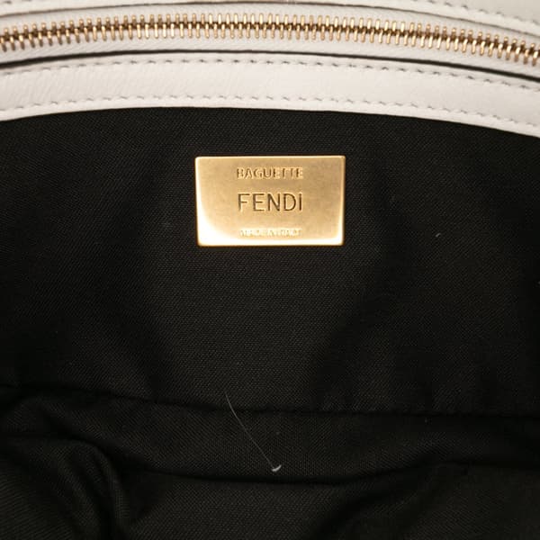 Pre-owned Fendi Leather Convertible Baguette Satchel White