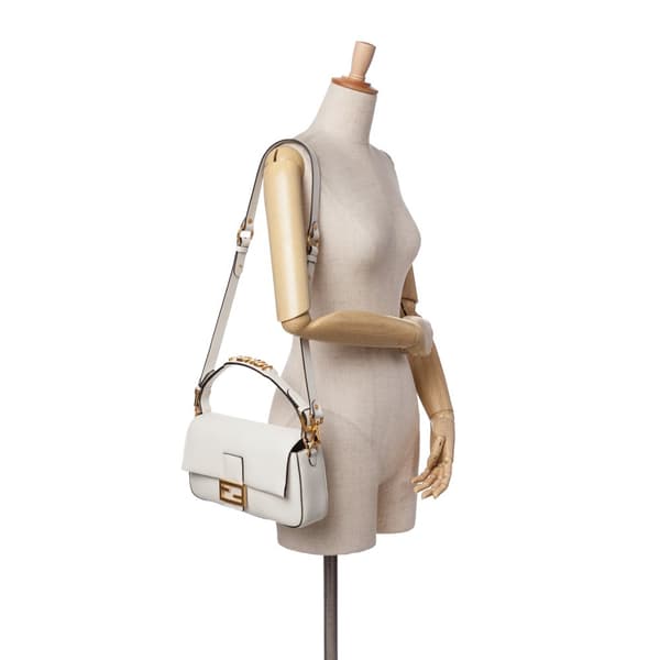 Pre-owned Fendi Leather Convertible Baguette Satchel White