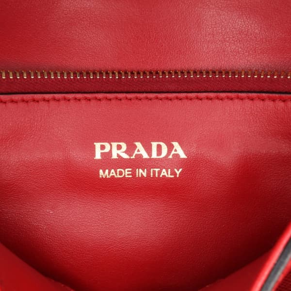 Pre-owned Prada Saffiano Lux Embleme Satchel Red