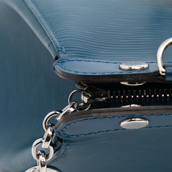 Pre-owned Louis Vuitton Epi Brea MM Blue