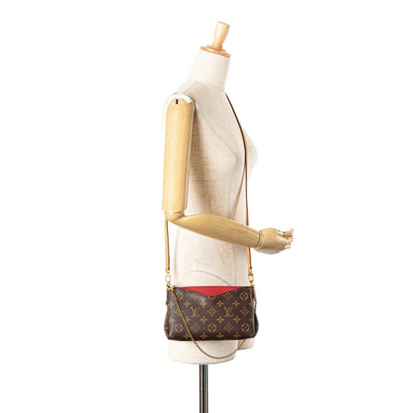 Pre-owned Louis Vuitton Monogram Pallas Clutch Brown