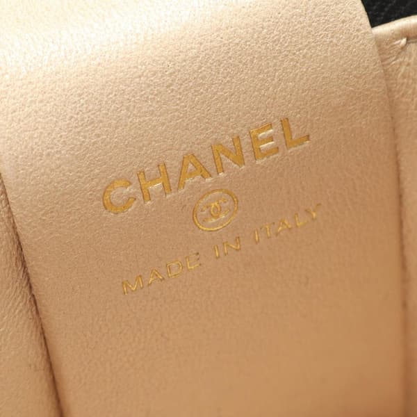 Pre-owned Chanel Mini Quilted Lambskin Ruched Handle Vanity Case Black