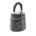 Miniatyrbillede 2 af 8: Pre-owned Chanel Mini Quilted Lambskin Ruched Handle Vanity Case Black